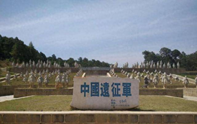 我国有40,000名烈士的坟墓被抛弃了，但它们非常