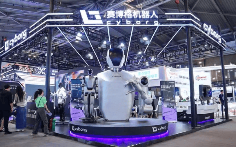 2025 WAIC观察：机器人从“秀场”驶向“实训场”，“大脑革命”成关注焦点