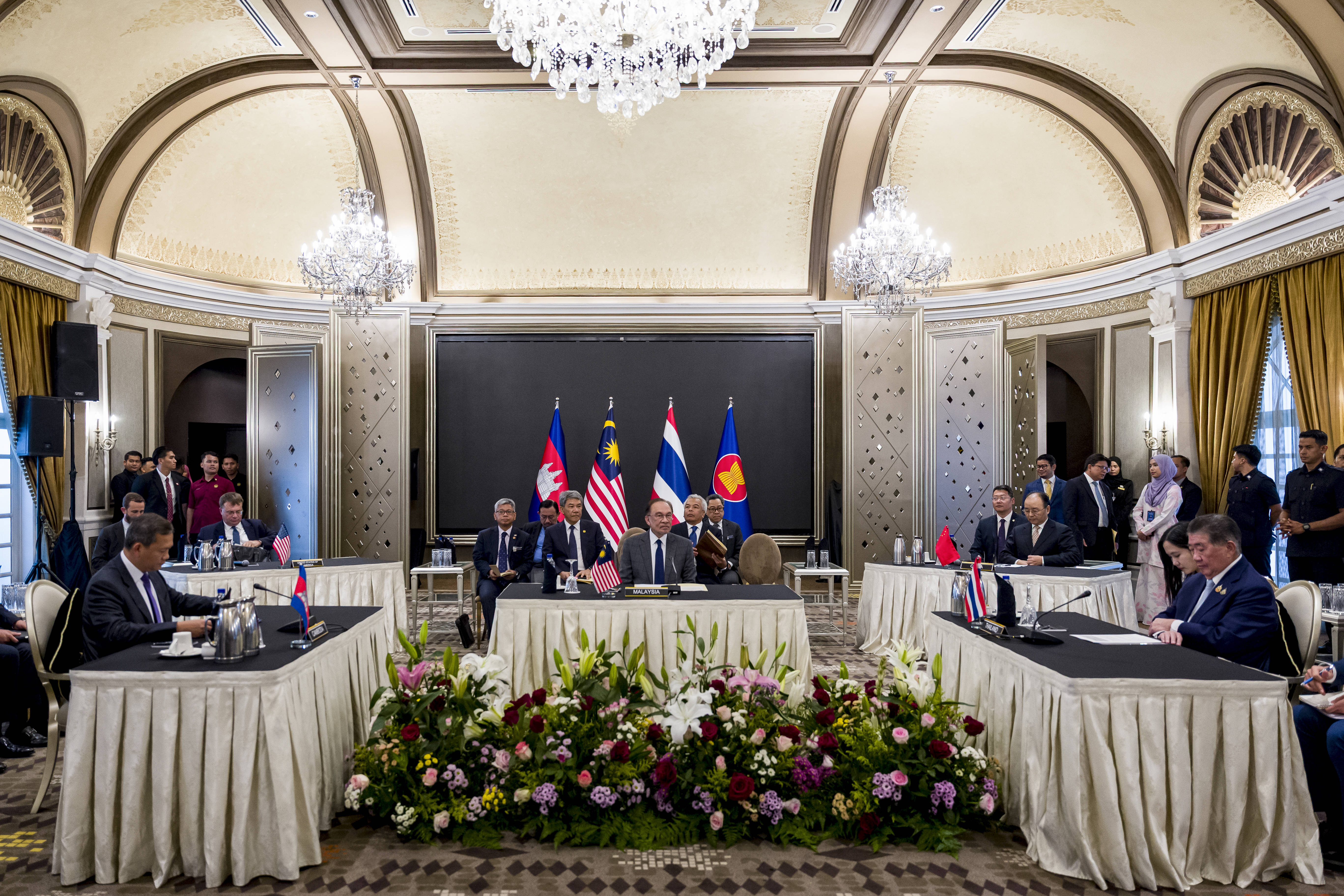 泰柬代表团在马来西亚出席边境局势特别会议