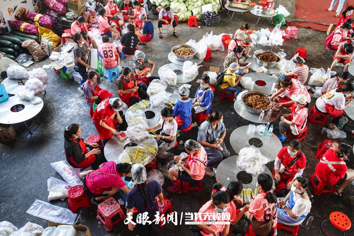 岁月静好后面的“凡人英雄”｜村超复赛·榕江防汛救灾恢复家园人物群像之普通群众篇