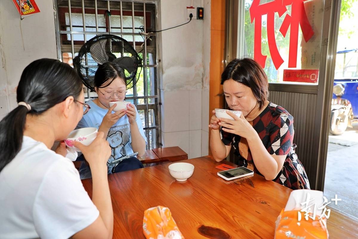 _老字号的清凉滋味：只卖一种凉粉，日销上百锅｜寻味五华 市井有真味_老字号的清凉滋味：只卖一种凉粉，日销上百锅｜寻味五华 市井有真味