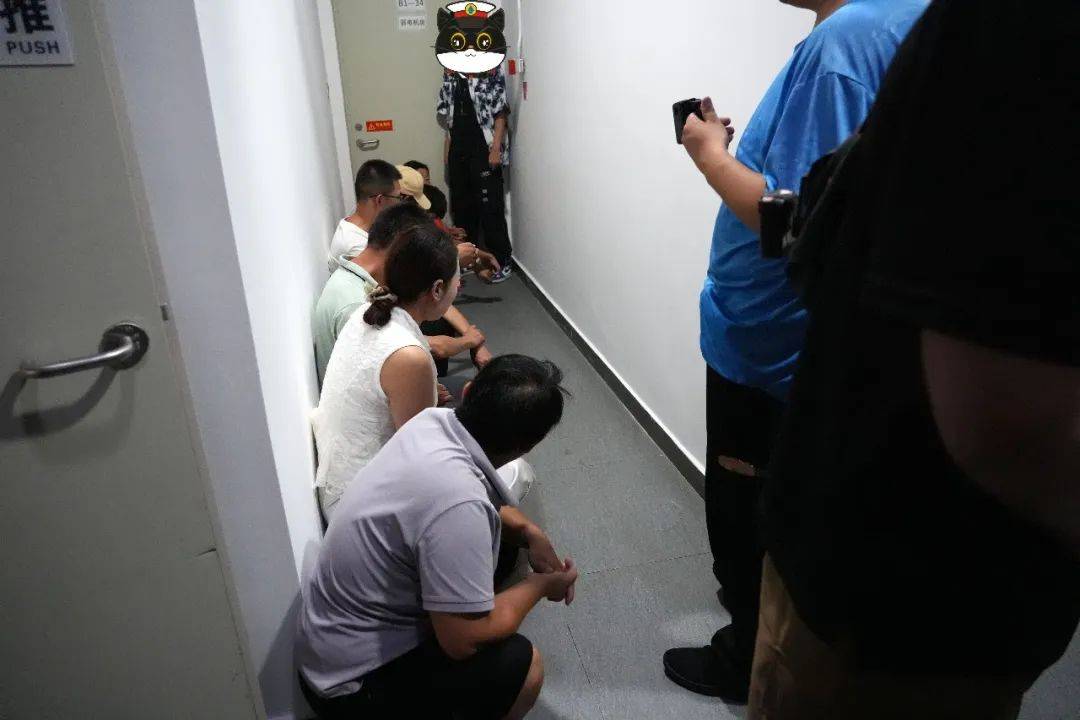 北京西城警方统一行动，打击夏季街头现行违法犯罪