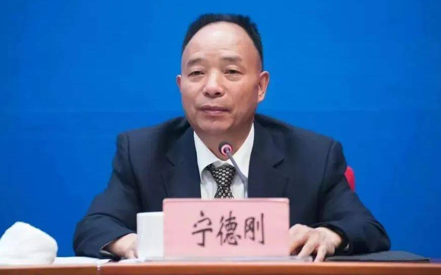 市政党委员会前秘书，前CPPC