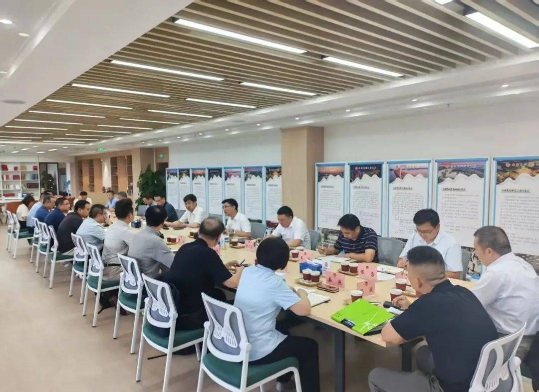 机器人产业发展座谈会召开