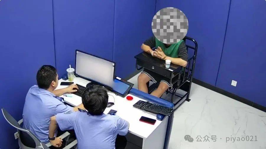 上海老伯素质低下，捡拾28万名包，向失主勒索5万元？警方通报：自导自演，4人涉案被罚