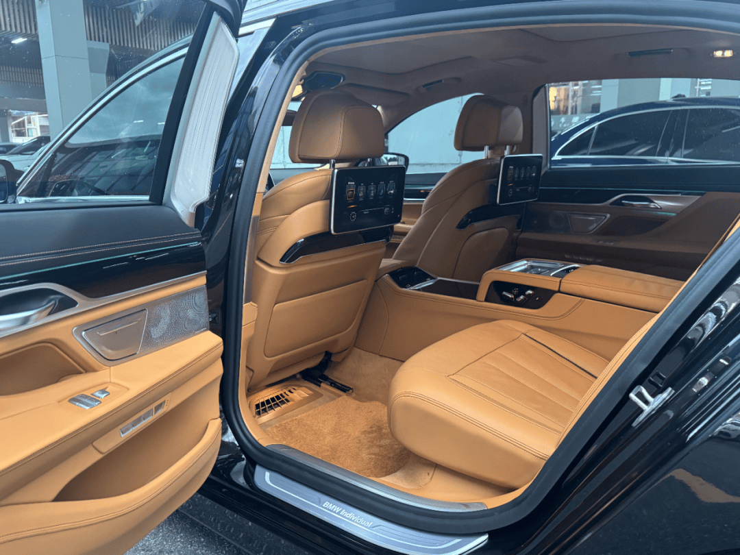 宝马7系 750li xdrive 个性化定制版 四座