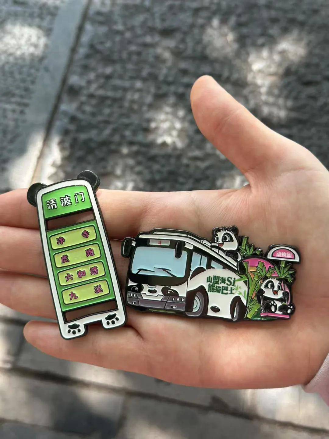 限量发售！6条经典线路收藏一城故事PG电子麻将胡了杭州公交文创冰箱贴(图3)