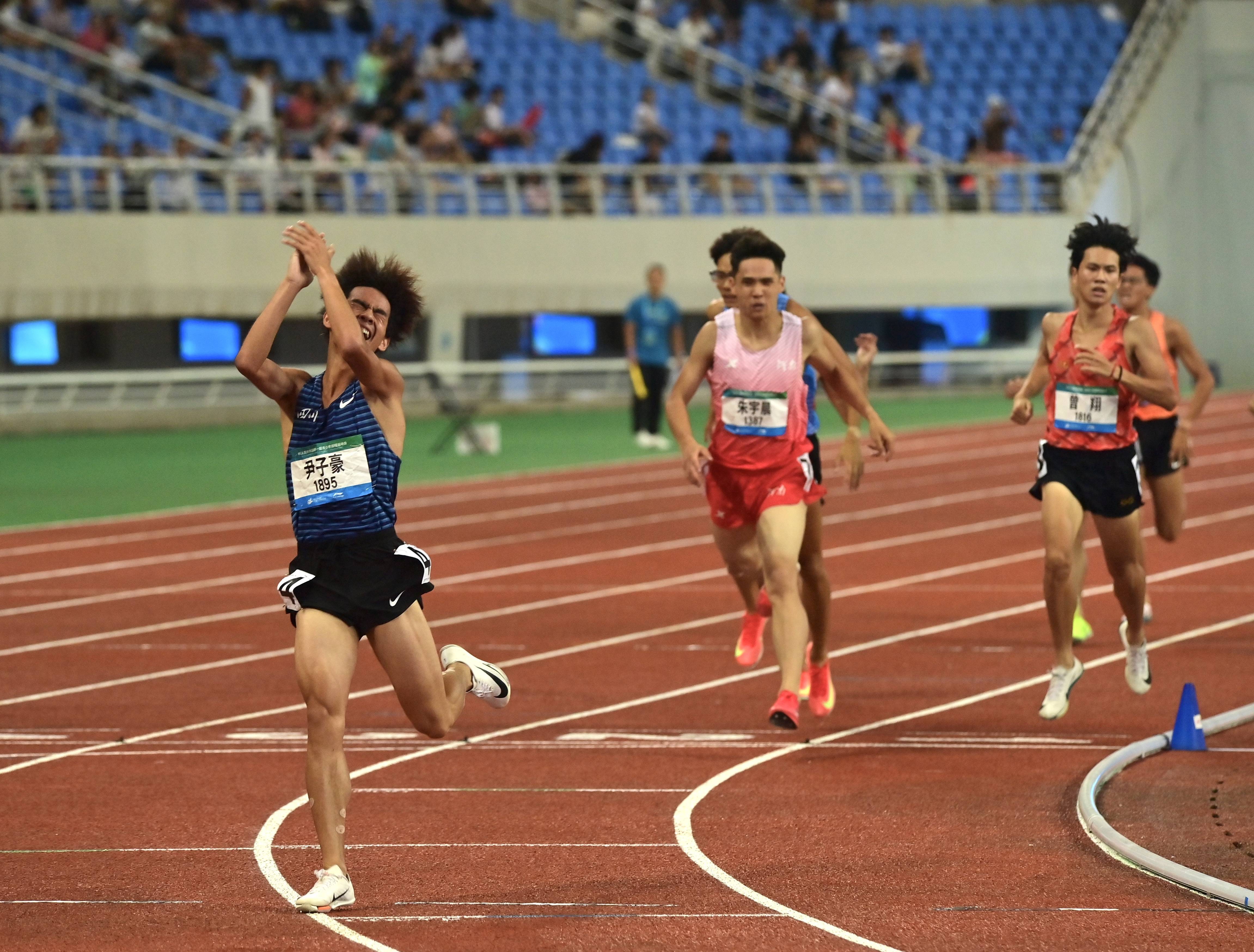 全国青少年田径运动会:男子800米决赛赛况