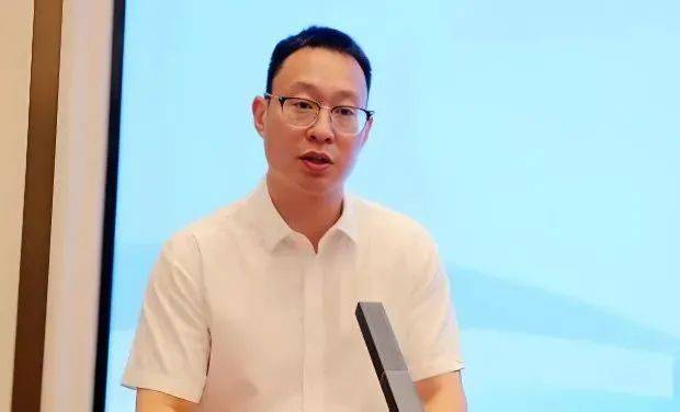 市委书记被查1个月后，市委办公室原主任落马