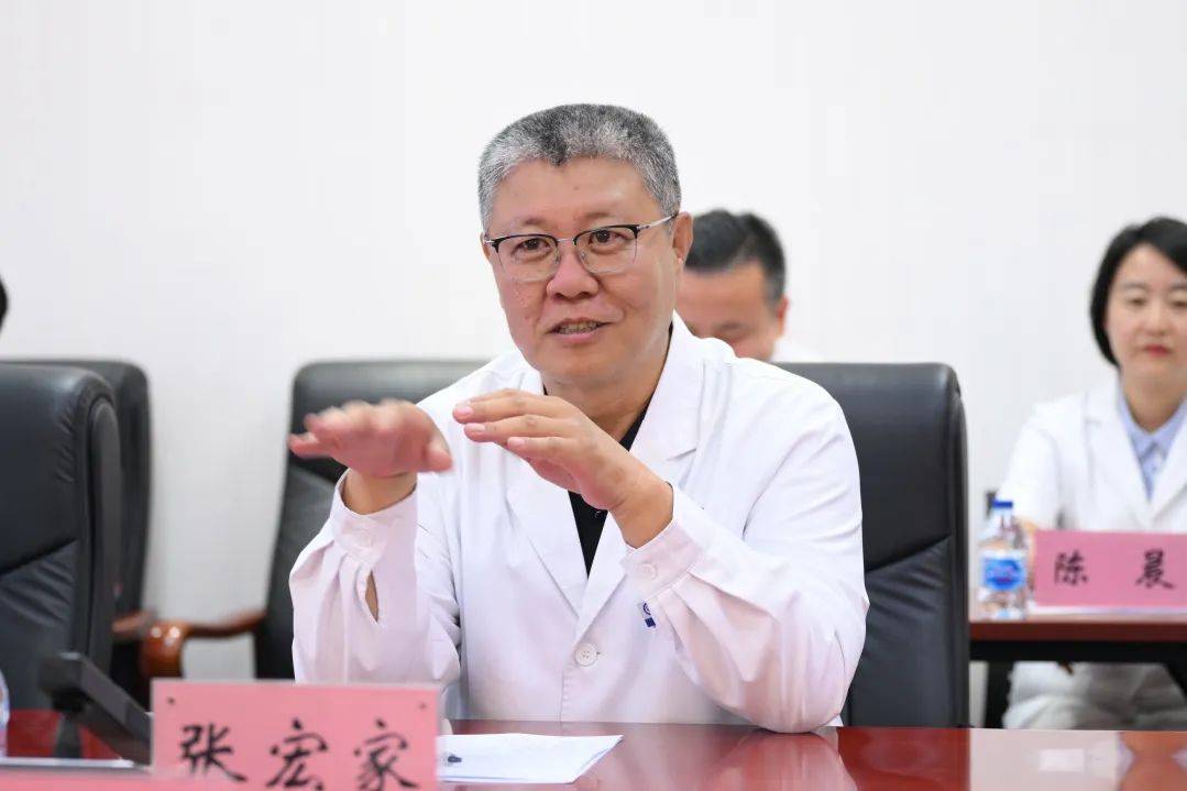 首都医科大学校领导一行到北京安贞医院调研