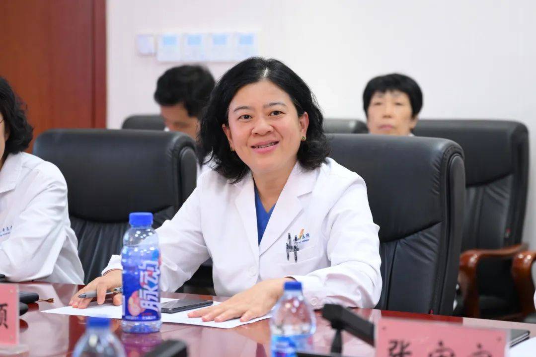 首都医科大学校领导一行到北京安贞医院调研