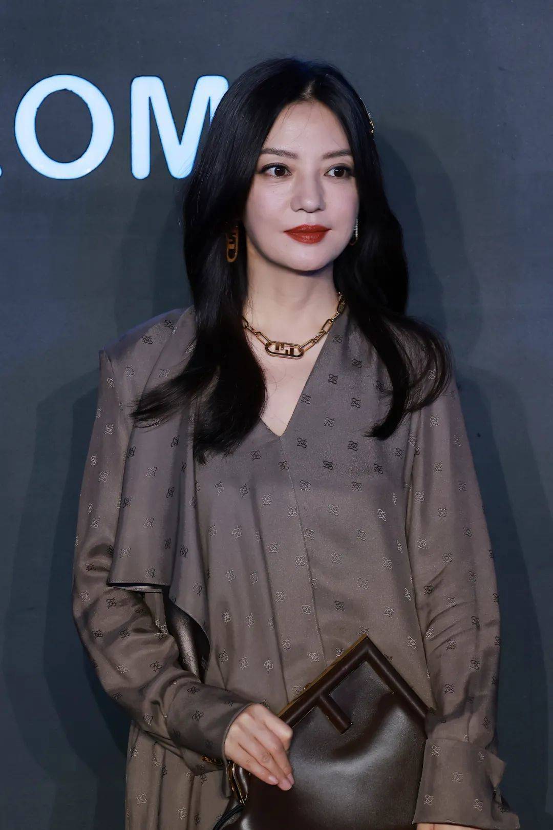 赵薇又摊上事了所持210万元股权被冻结冻结期限为3年