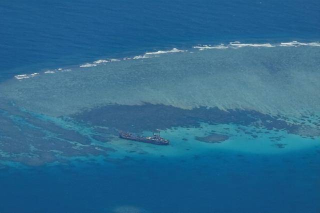 “坐滩”军舰补给中断，菲军方威胁中国：造成一人死亡即触碰红线