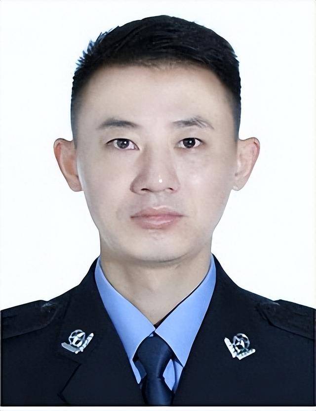 "80后"李峰任东方市副市长,市公安局局长