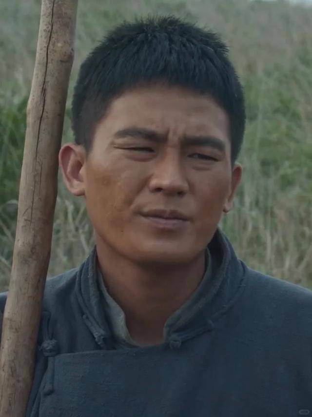 身上8处纹身还演农民？央视《生万物》闭眼选角，张艺谋真说对了