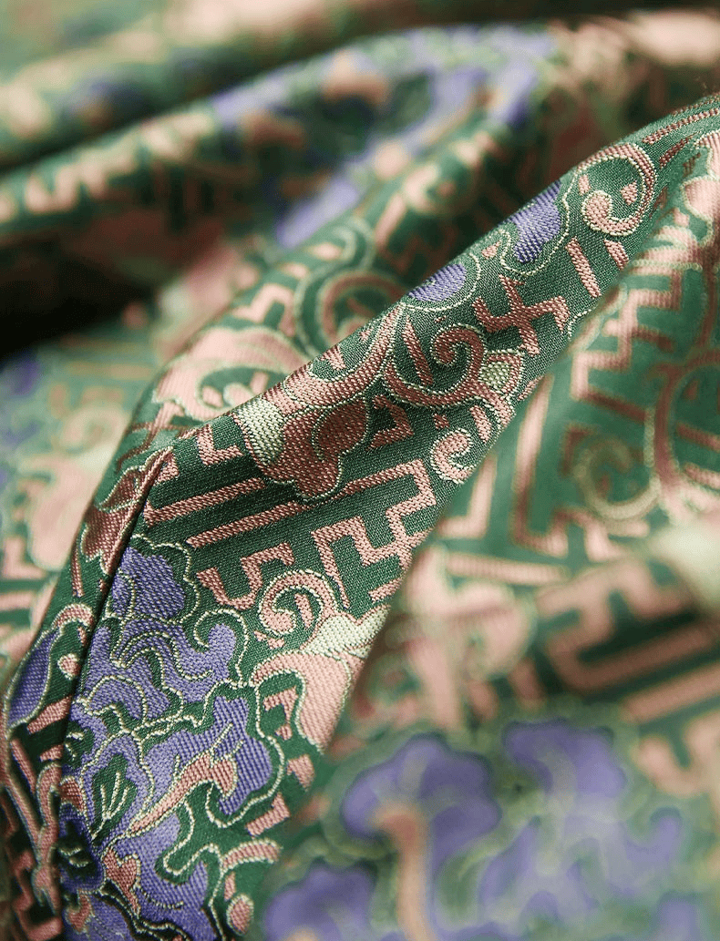 这么美而经典的明星同款宋锦外套,不过百来元就能入,入秋一件外套还能