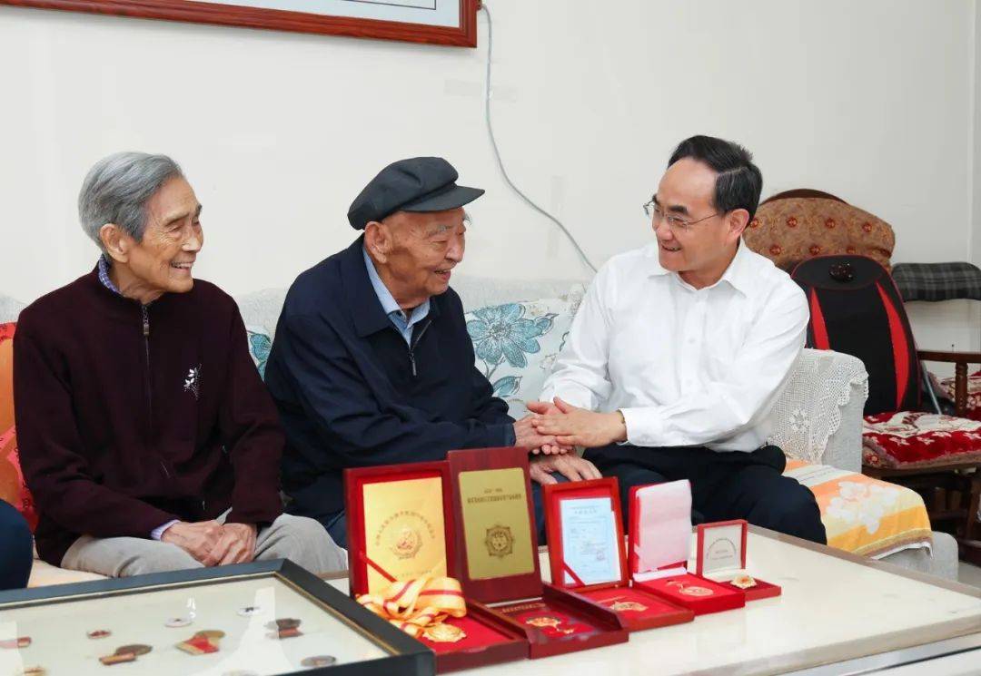 徐麟李炳军走访慰问抗战老战士老同志