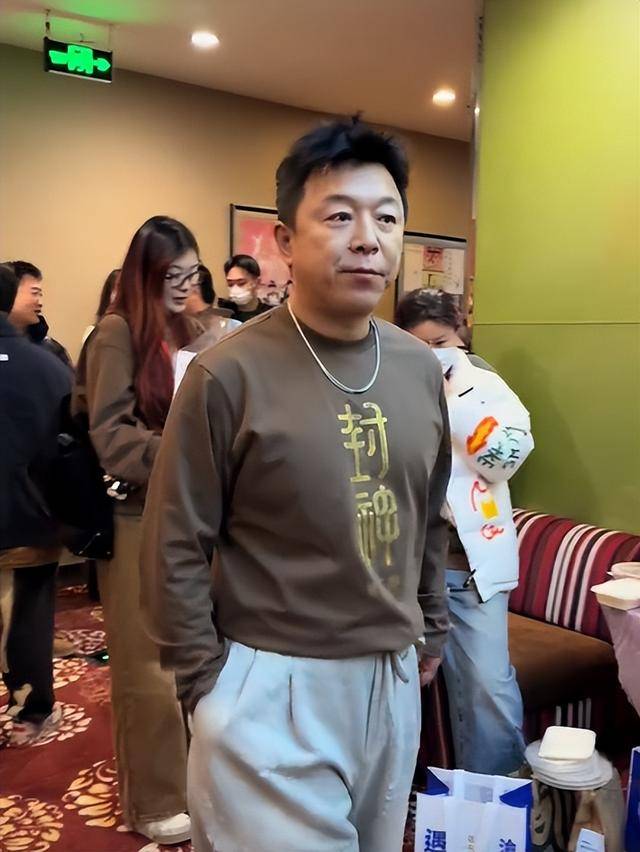 钱再多有什么用？51岁百亿影帝黄渤如今的现状，给所有人提了个醒