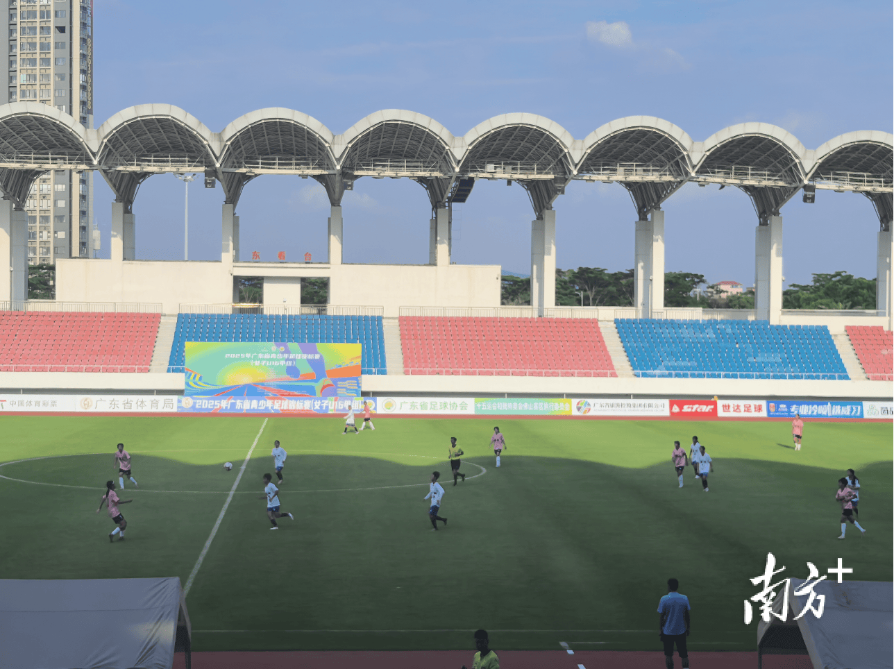 女足U16组锦标赛在高明开哨，梅州队5：0获胜