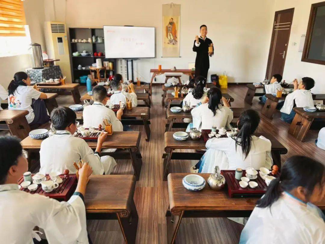 武韵藏筋骨,文欣润少年