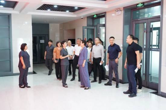 长春市人大监察司法委主任委员张吉氚一行到长春汽开区法院调研指导执行工作