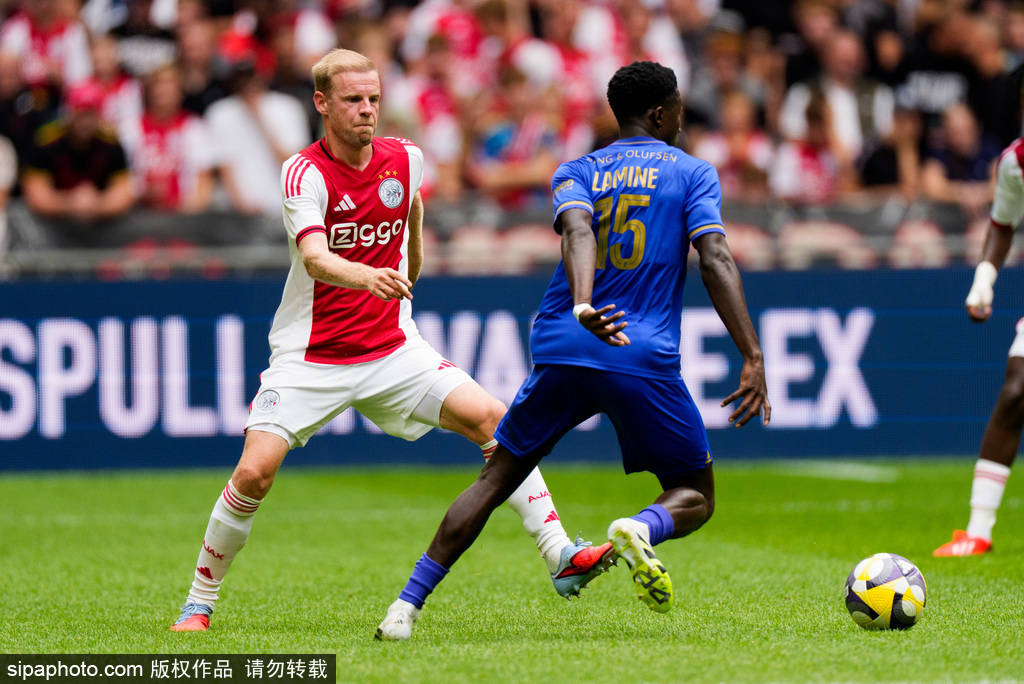 利物浦新星麦康奈尔即将加盟阿贾克斯:信心满满的转会之路