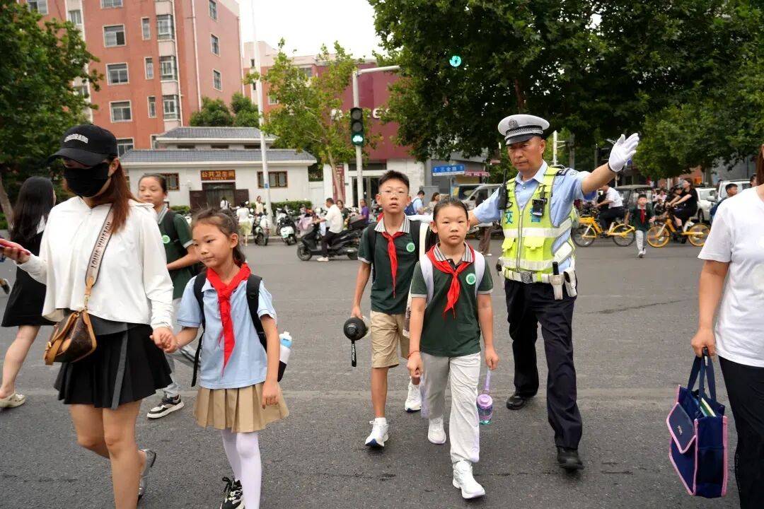 郑州交警紧急提醒：下周一，请提前出门！