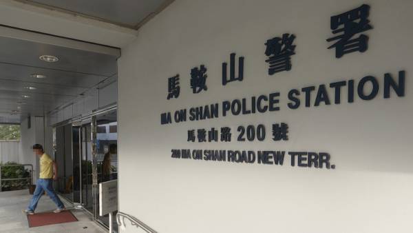 香港一警员疑被骗至柬埔寨诈骗园区，港府：将派员到当地协助 -华闻时空
