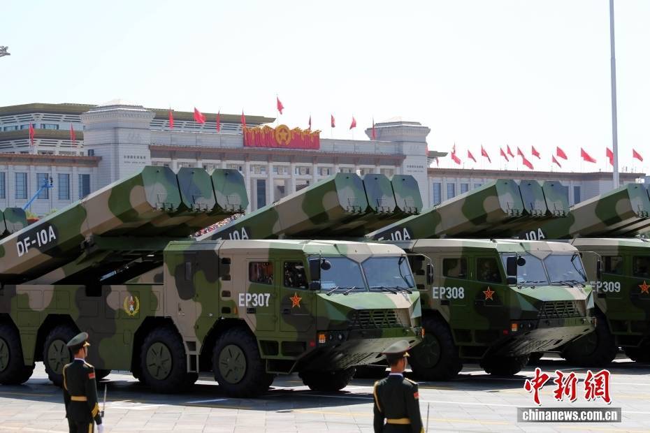 【中新画报】钢铁为笔 天空为卷 震撼回顾抗战胜利70周年阅兵