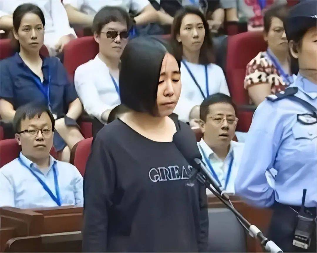 这场悲剧的起点,是保姆莫焕晶的贪婪