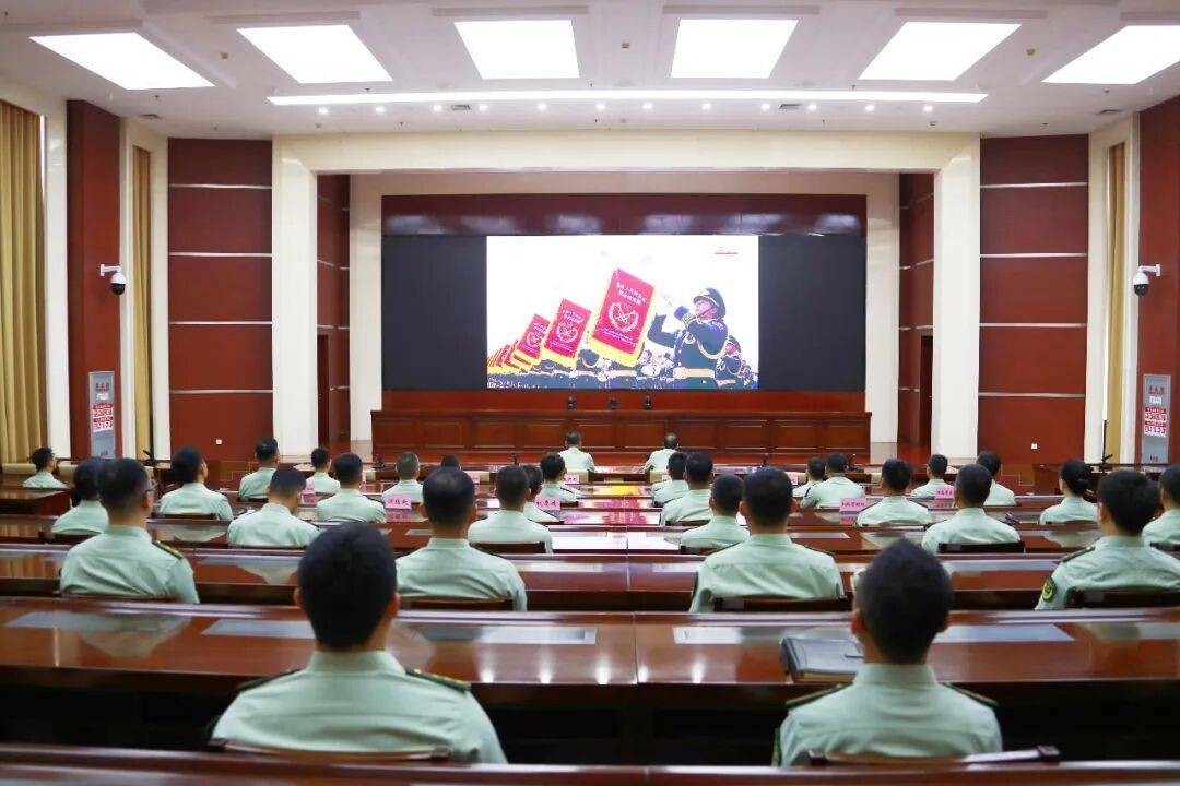 武警部队官兵收听收看纪念中国人民抗日战争暨世界反法西斯战争胜利80周年大会