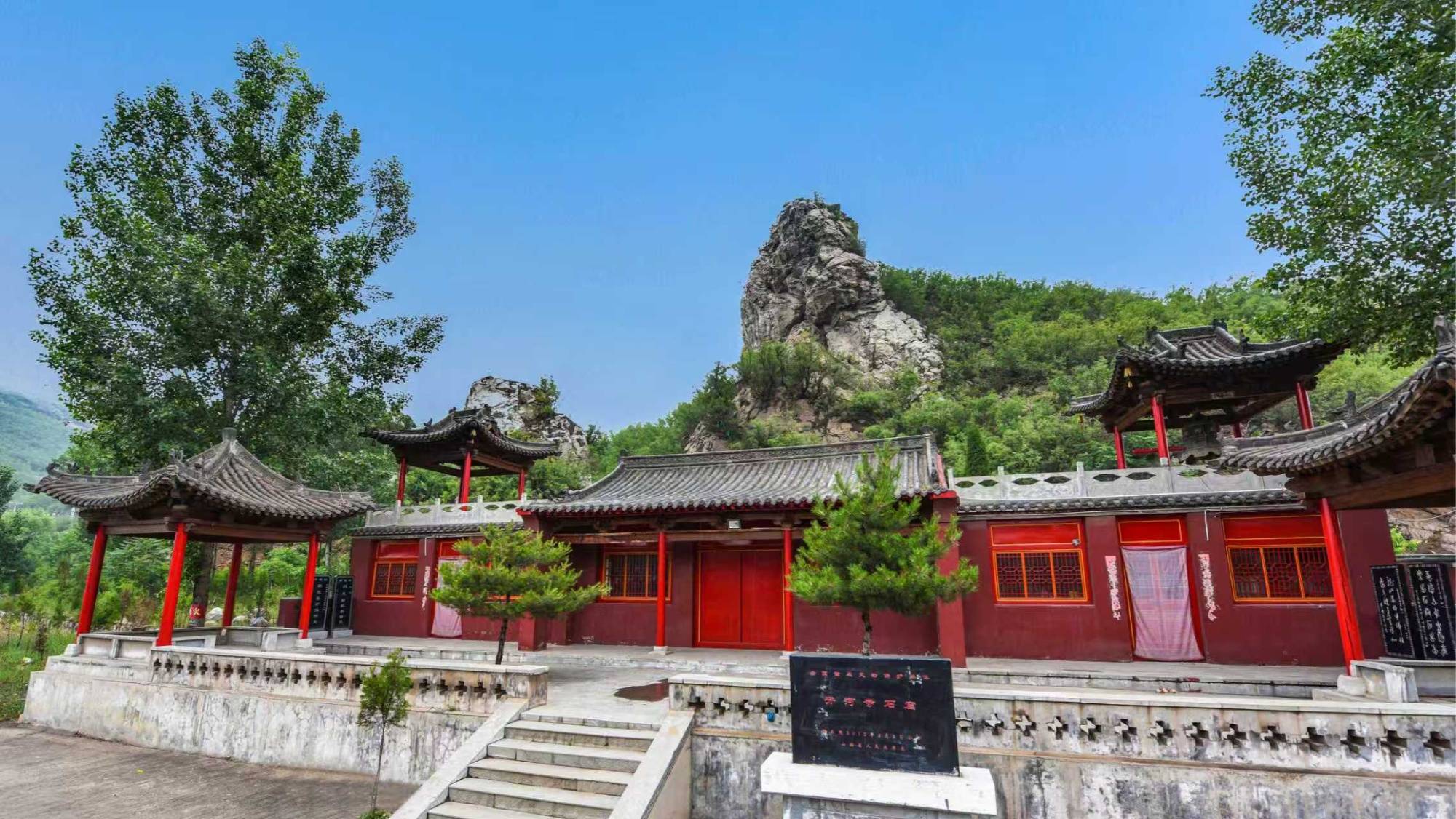 Shanxi省Pingding County的Kaihe Temple Orottoes展示了具有