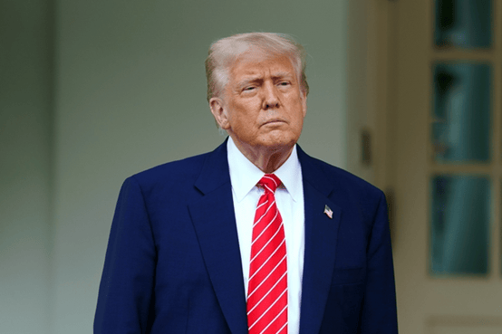 特朗普再向芝加哥施压，伊利诺伊州州长回应：美总统竟威胁要与美国一城市“开战”