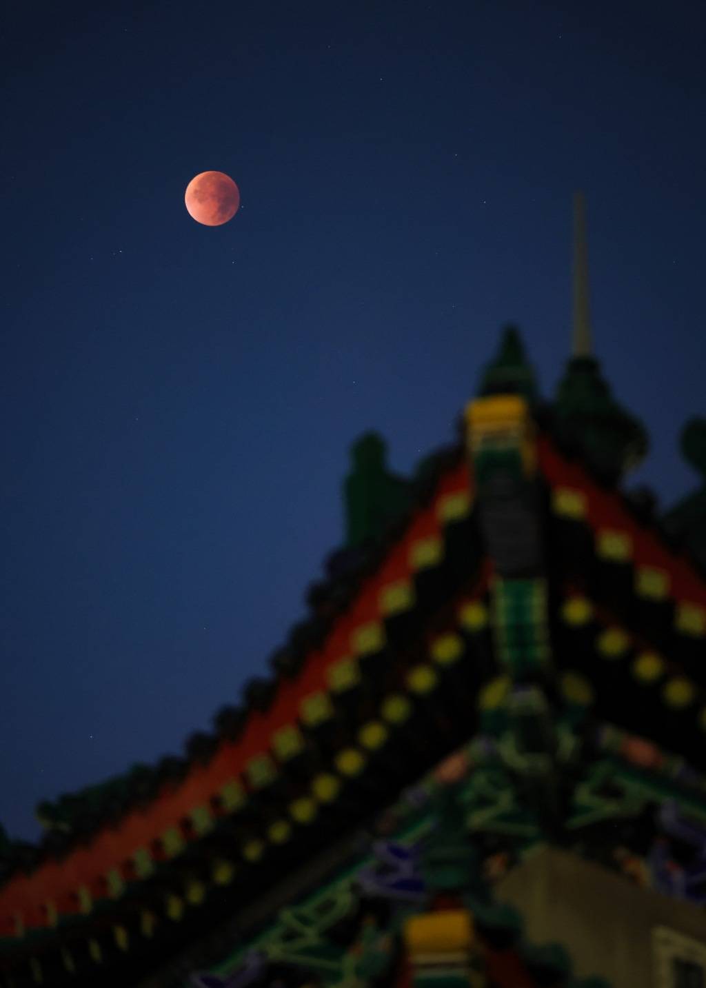 城事｜不同视角，同一种震撼！全球红月亮神图大PK