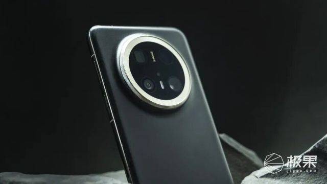华为领军，围剿iPhone17！七大国产旗舰扎堆九月，谁能称王？