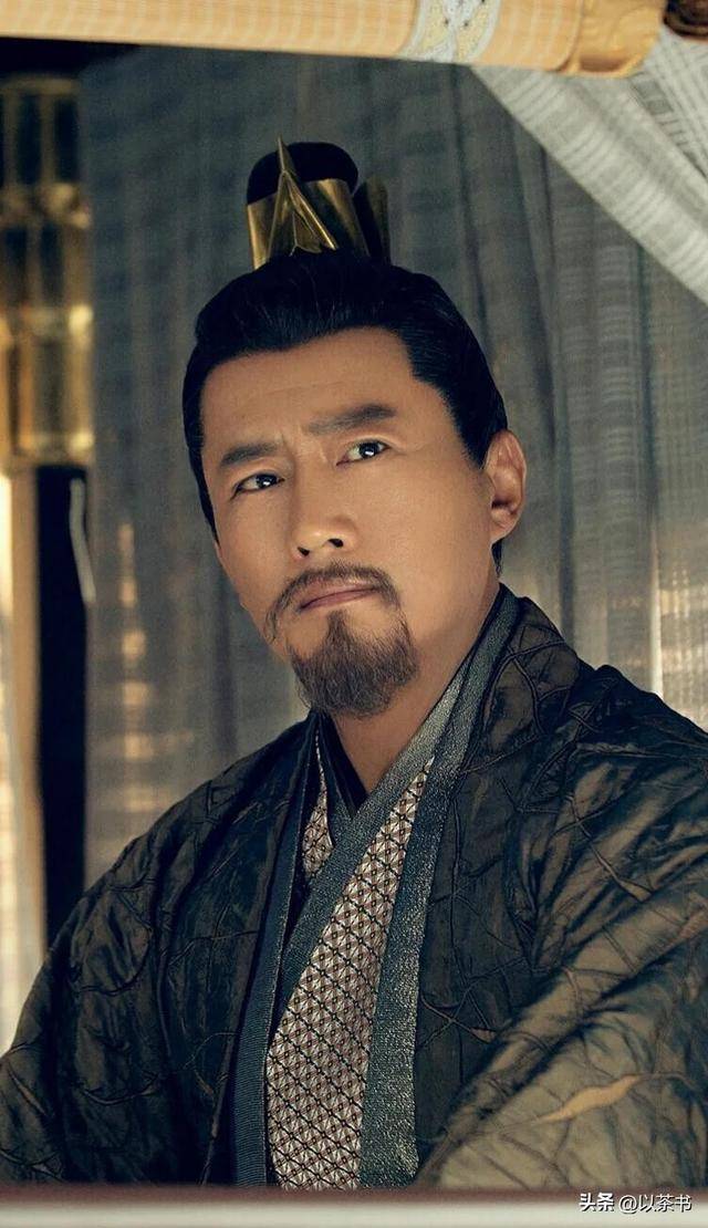 原来她就是高曙光现任妻子，气质优雅显年轻，男方眼神是真爱无疑