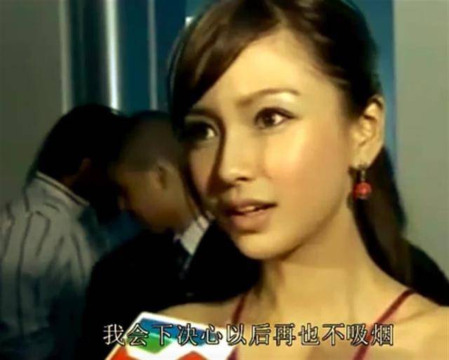 外表是仙女，私下里却是“老烟鬼”的7位女星，刘亦菲令人意外！
