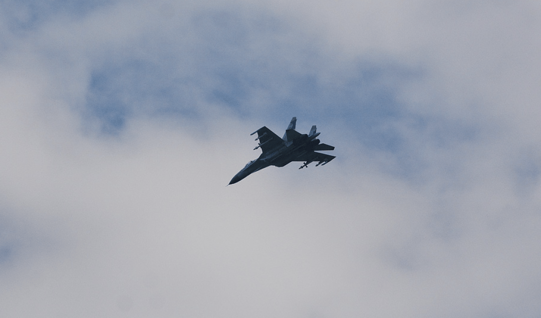 突发！苏-27坠毁，飞行员身亡