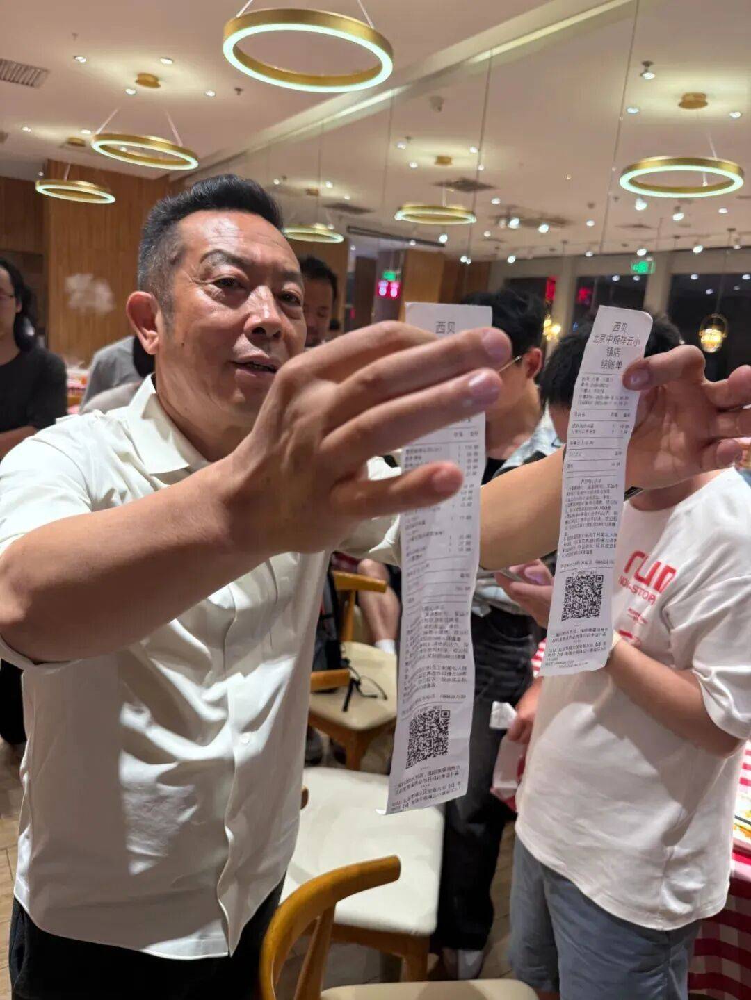 罗永浩悬赏10万，征集西贝预制菜线索，此前西贝创始人称“一定会起诉他”