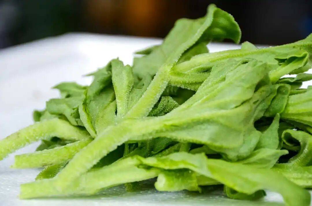 每天卖掉近1000斤！宁波人的餐桌上，这种蔬菜太火了！商家：下午就卖空了……