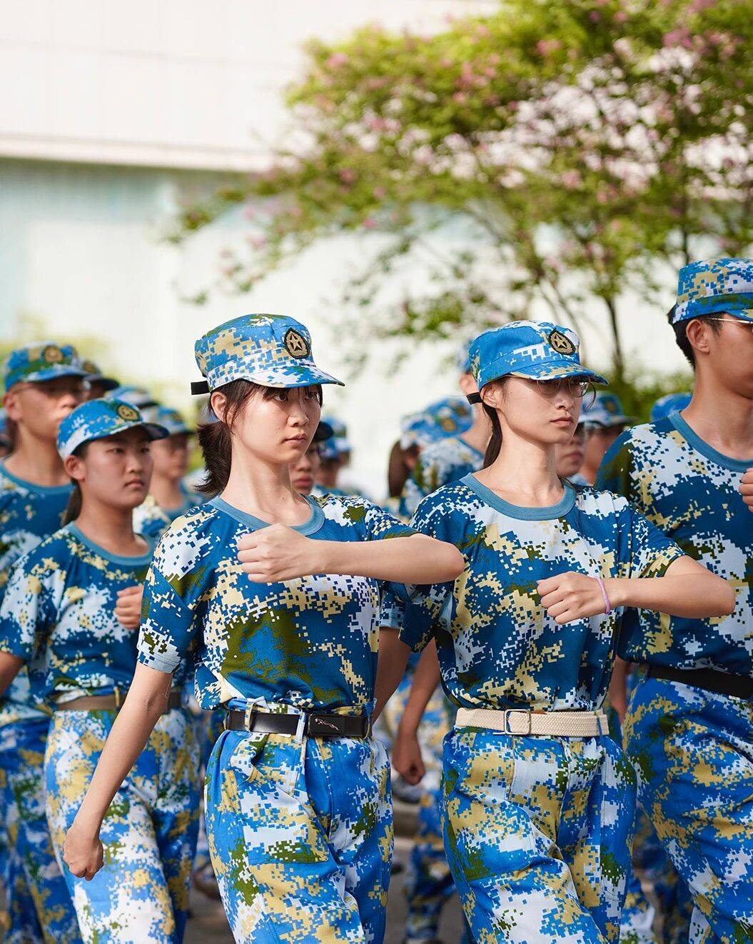 正步走!正青春!直击2025级军训现场