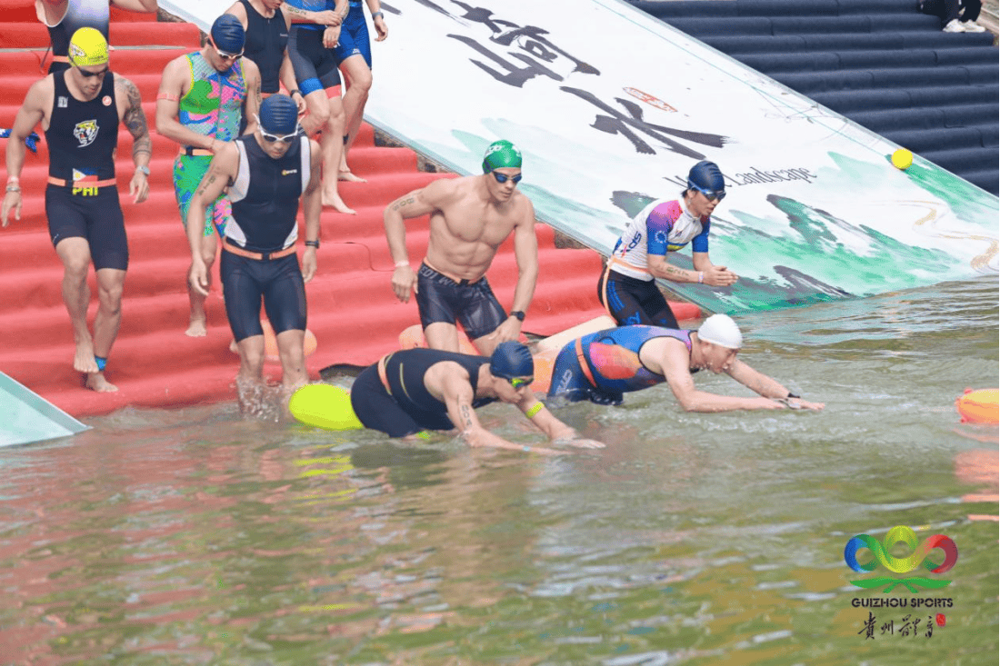 “云端”赛场竞风采 首届世界第一高桥铁人三项国际挑战赛圆满落幕