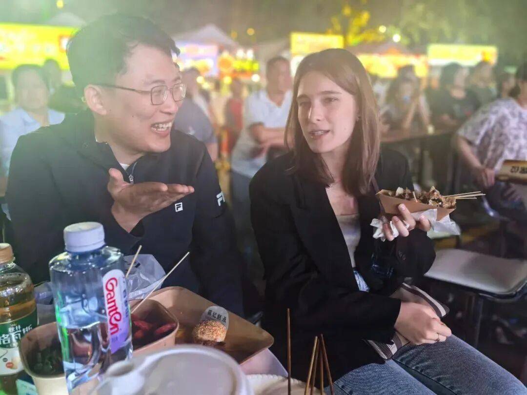 2025丰台·学子回家 | “洋学子”邂逅丰台“烟火气”！丰台群众音乐盛典暨学子回家圆梦音乐会激活城市青春活力——