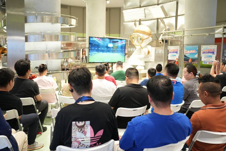 观赛“第二现场”受追捧沪上多个商圈借赛事