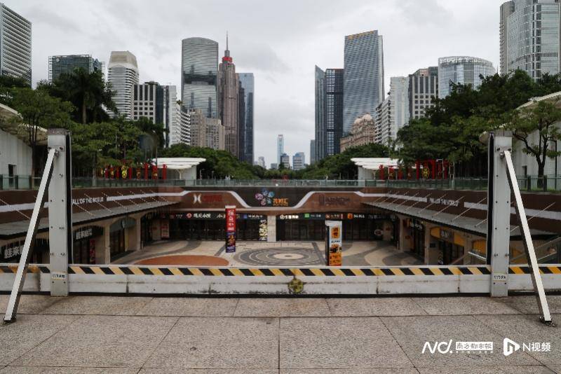 9·24“五停”中的广州市，车流人流稀疏，防风措施做足