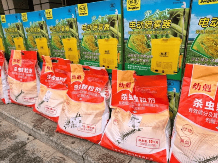 江门居民收到群发短信要求“台风天在家灭蚊”？社区提醒：台风带来降水，需注意灭蚊