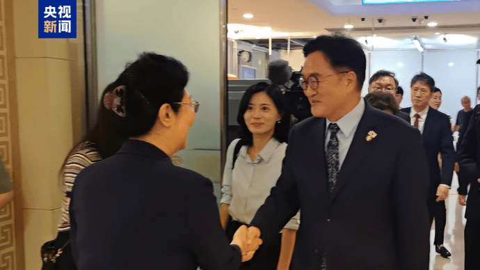 韩国总统李在明刚说完中朝俄，立即吐槽美国，问题是台湾问题怎么说？