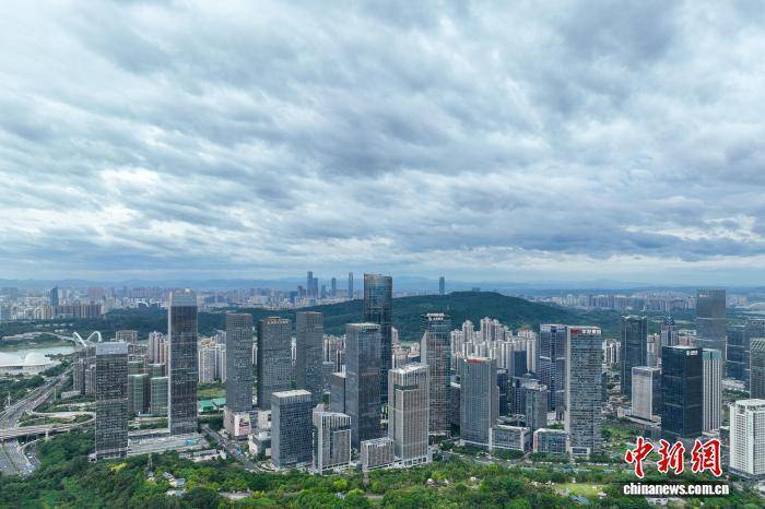 “桦加沙”逼近 广西南宁上空乌云密布
