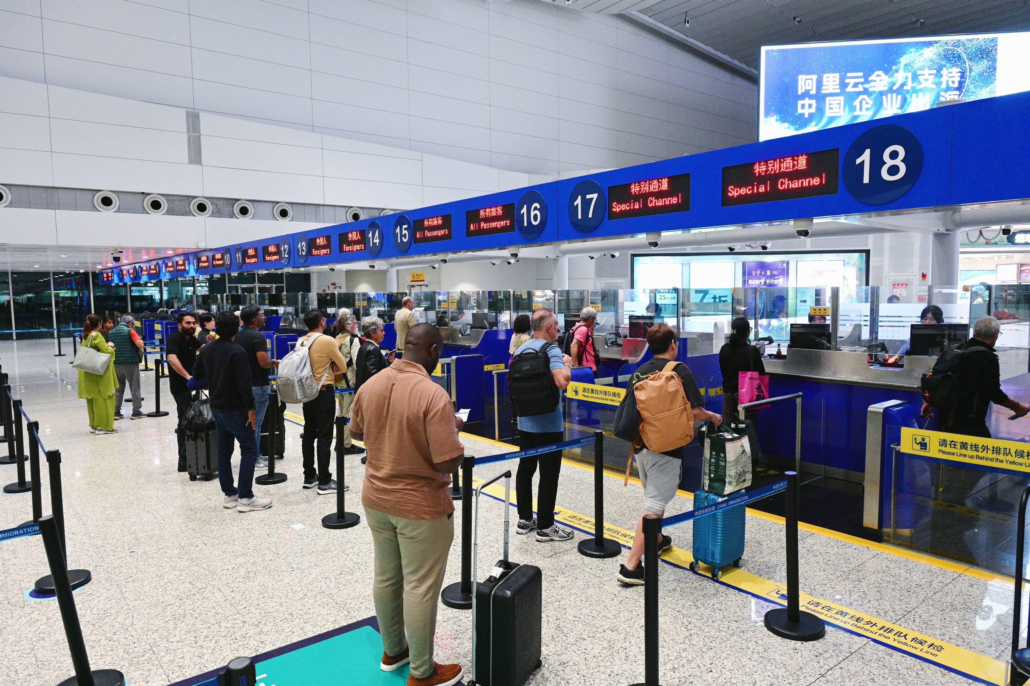 白云机场国际航班逐步恢复,已有航班顺利出境