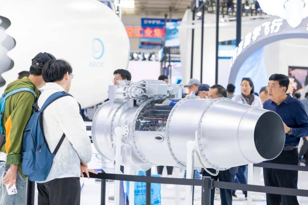 百万客流显活力 四时俱好是长春——2025空军航空开放活动和长春航空展综述（二）